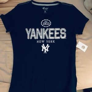 New York NY Yankees woman’s shirt size XL NWT